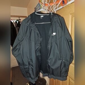 Nike windbreaker zip up men's large black.